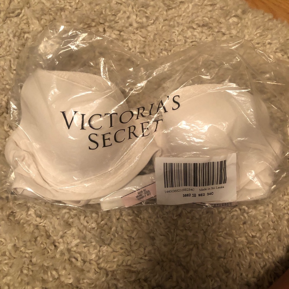 Victoria’s Secret Body by Victoria Bra